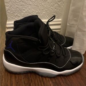 Air Jordan 11 retro space jam 6.5Y